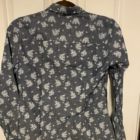 Patterned denim or chambray button-up shirt - Picture 3 of 3